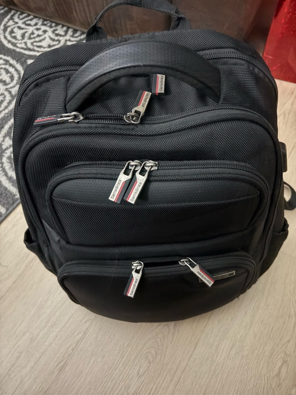 SwissGear Black Men's Travel & Laptop Backpack with Multiple Compartments